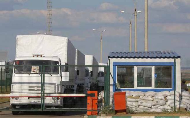 Convoy con ayuda humanitaria rusa cruza frontera ucraniana