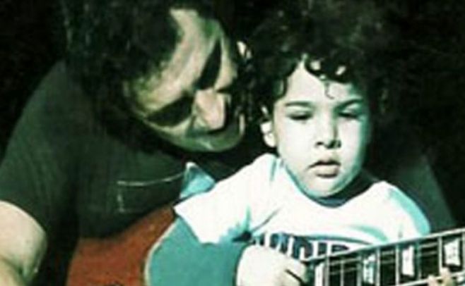 El hijo de Mollo y Oreiro debutó como rockero El hijo de Mollo y Oreiro debutó como rockero