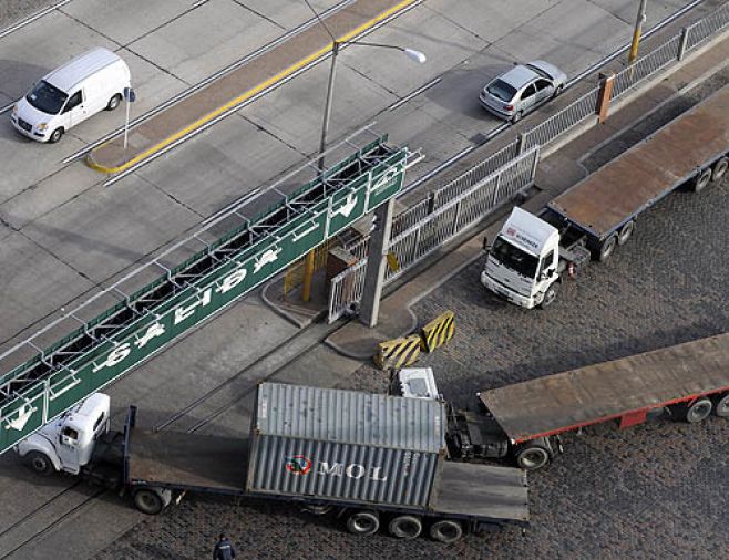Transportistas bloquean entradas de Puerto de Montevideo. Ricardo Antunez/adhocfotos (archivo)