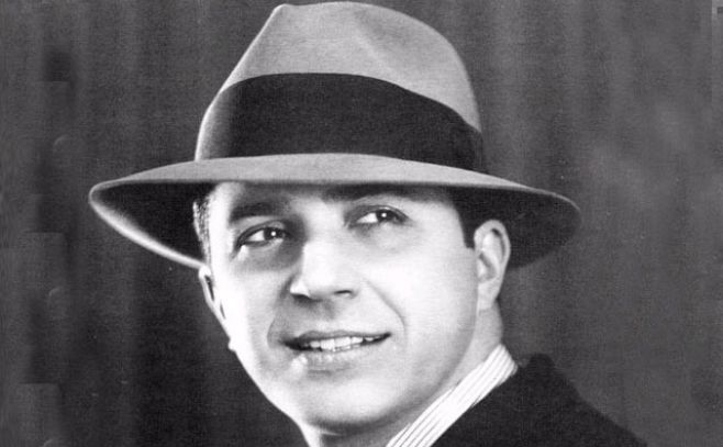 Coleccionista español recopila la obra de Carlos Gardel