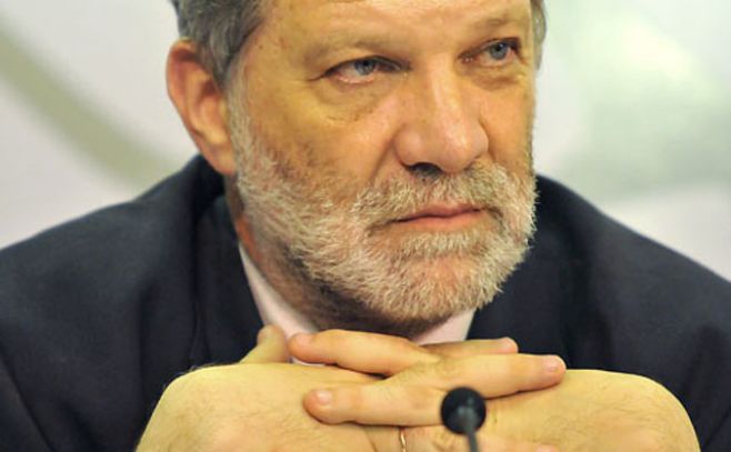 Proyecto de biovehículos que funciona con cuatro combustibles