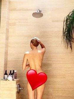 Miley Cyrus, ahora se muestra en la ducha Miley Cyrus, ahora se muestra en la ducha