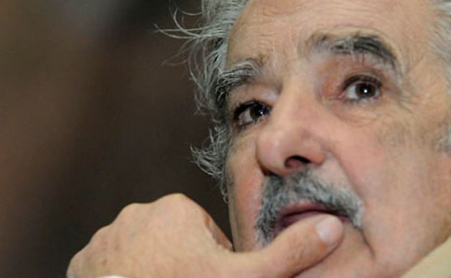 Mujica negocia con directivos de UPM por tercera planta de celulosa. Javier Calvelo/adhocfotos