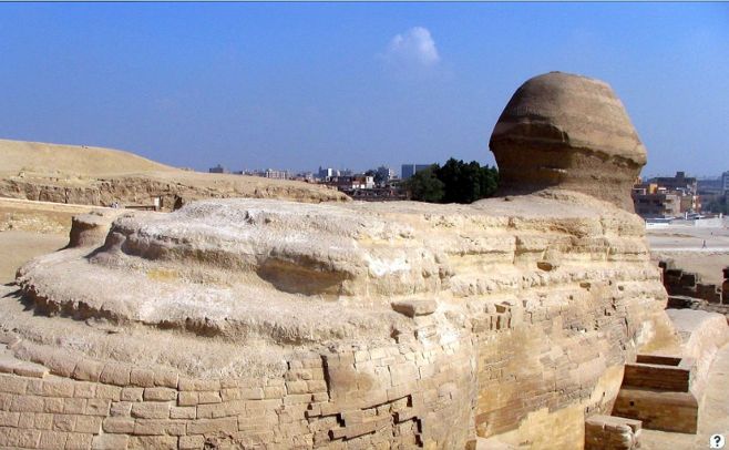 Caminar entre las pirámides de Egipto sin dar un paso