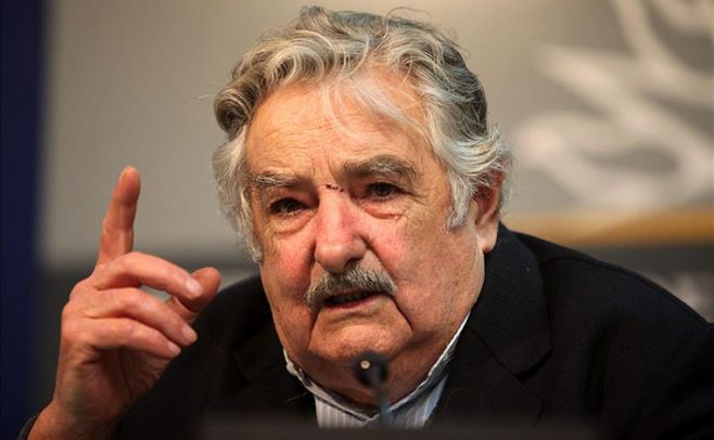 Mujica ordenó recortar publicidad de empresas públicas a partir del lunes