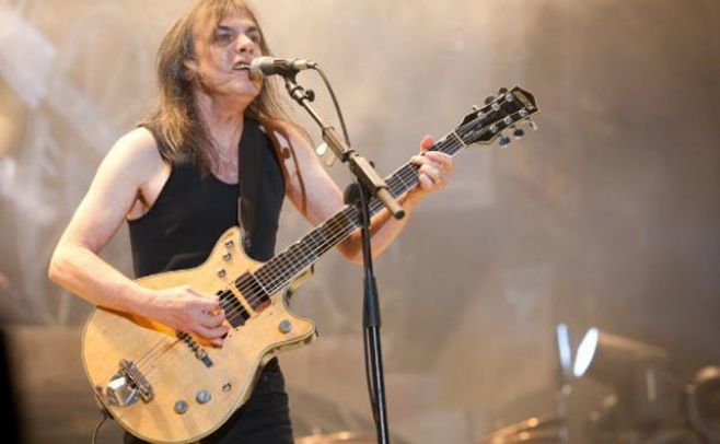 El guitarrista de AC/DC está internado con demencia