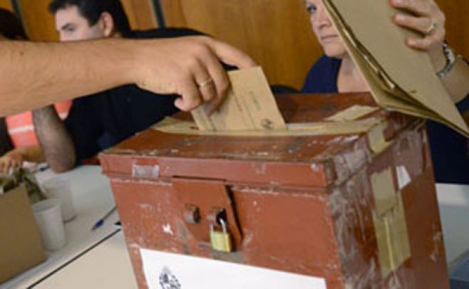 Insatisfechos e indecisos definen sobre el final las elecciones