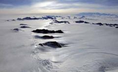 Hallan diario que estuvo atrapado bajo hielo un siglo