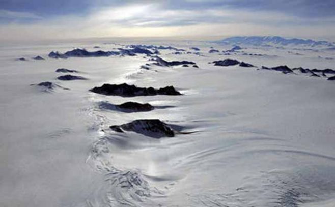 Hallan diario que estuvo atrapado bajo hielo un siglo