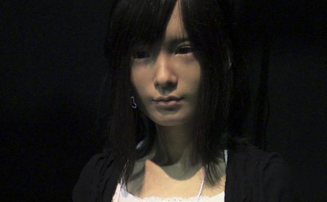 Robots y androides hiperrealistas en Tokio