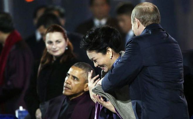 Gesto de Putin con primera dama china causa polémica