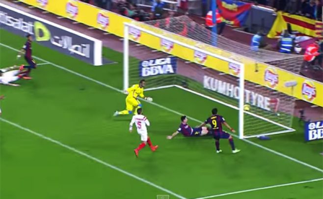 ¿Egoísmo? En su noche, Messi dejó sin gol a Suárez