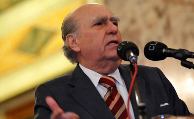 Sanguinetti: "Ley de medios es un revolver cargado en la nuca del periodismo independiente"