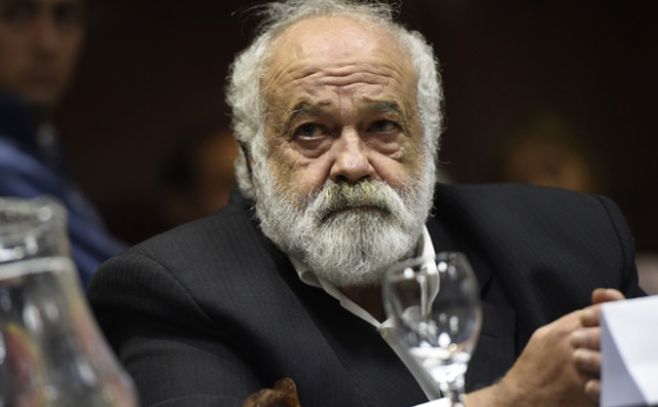 Gremios de enseñanza marchan en repudio a dichos de Huidobro