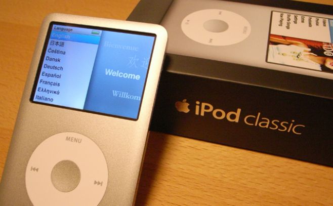 iPod Classic. Wikimedia Commons