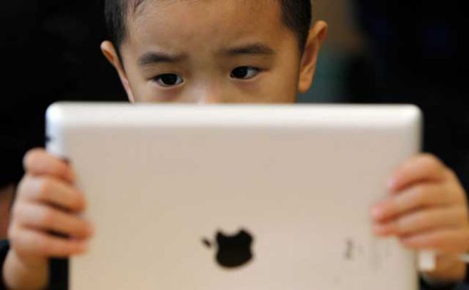 Intensidad de luz que producen las tablets pueden alterar sueño