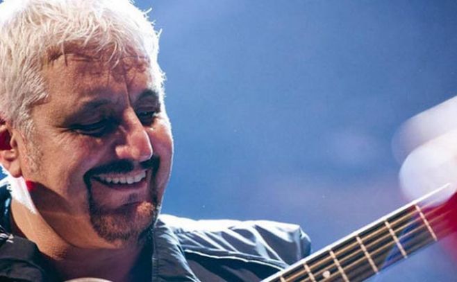 Fallece de un infarto el cantautor italiano Pino Daniele