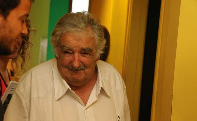 Mujica y la posibilidad de nueva rebaja de combustibles: "Si se tiene que hacer una corrección, se hará". Claudio Guido/Ecom