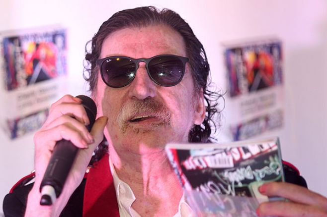 Charly García se enfureció con sus fans y con la piratería Charly García se enfureció con sus fans y con la piratería