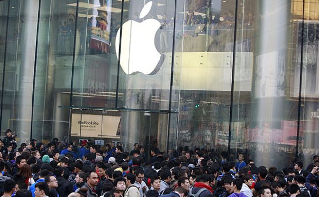 Apple abrió su tienda más grande de Asia