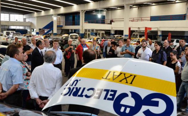 Presentaron este miércoles primer modelo del taxi eléctrico