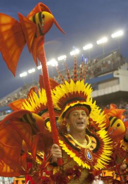 Río de Janeiro brilla gracias a las escuelas de samba