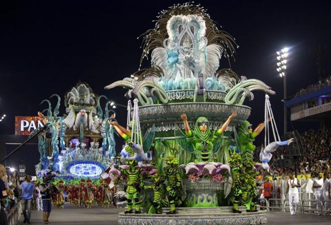 Río de Janeiro brilla gracias a las escuelas de samba