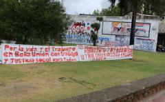 Trabajadores azucareros acampan alrededor del Palacio Legislativo