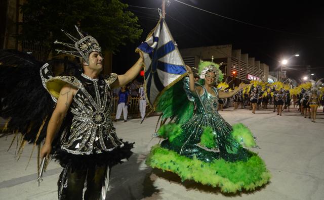 El Carnaval de Artigas, una fiesta a puro samba y color. M. Singer