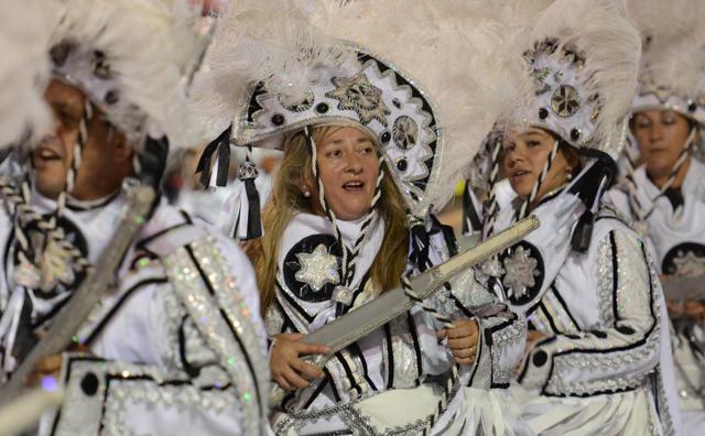 El Carnaval de Artigas, una fiesta a puro samba y color. M. Singer