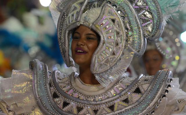 El Carnaval de Artigas, una fiesta a puro samba y color. M. Singer