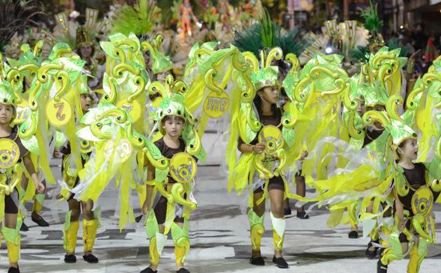 El Carnaval de Artigas, una fiesta a puro samba y color. M. Singer