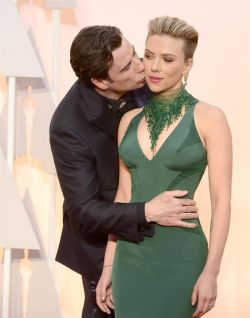 Aniston y Johansson, duelo de estilos en los premios Oscar. EFE