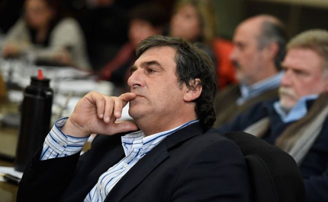 Botana analiza una denuncia penal contra su sucesor Pedro Saravia