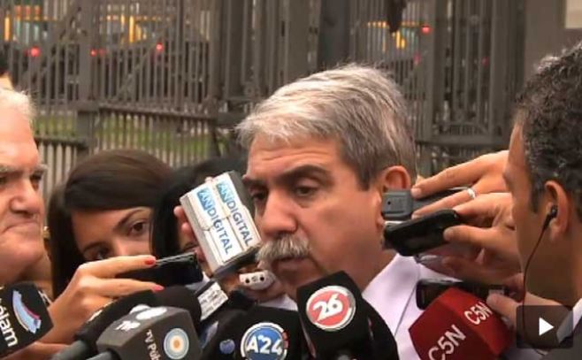 Aníbal Fernández: Artigas es argentino y Batlle "es un gorila"