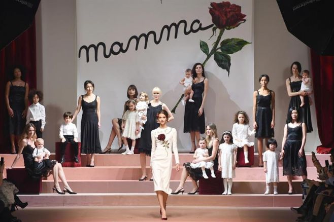 La "mamma" de los años 60 inspira a Dolce & Gabanna