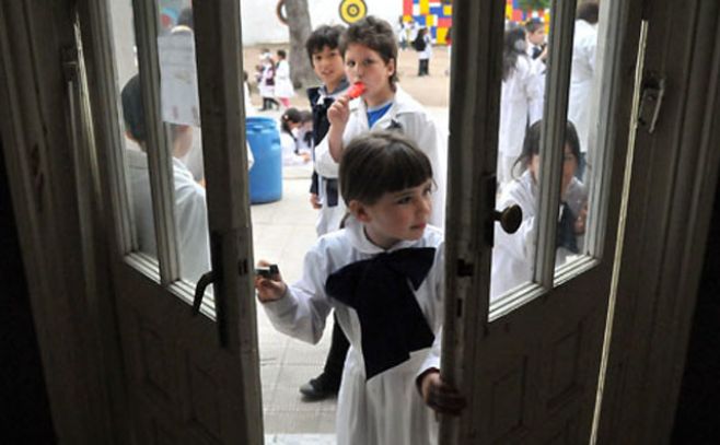 Más de 300.000 niños empiezan las clases este lunes