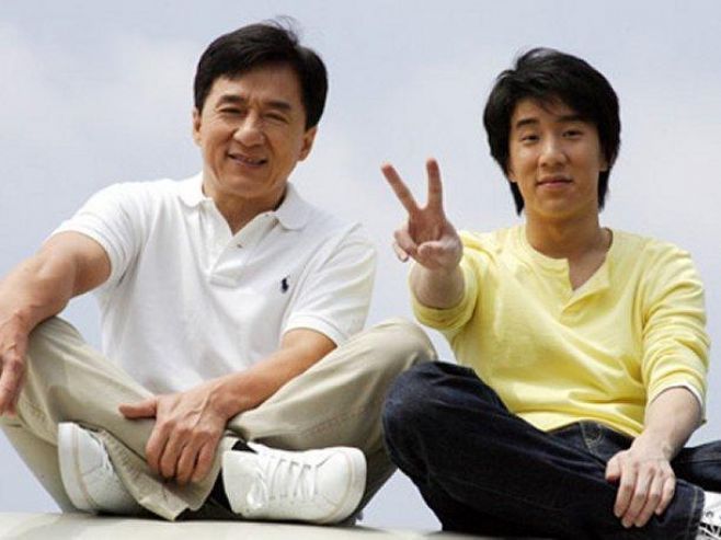 Jackie Chan bromeó con que su hijo vuelva a la cárcel Jackie Chan bromeó con que su hijo vuelva a la cárcel