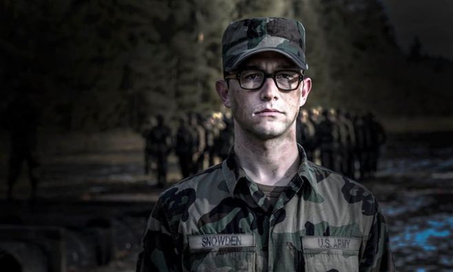  Joseph Gordon-Levitt como Snowden. Sopitas