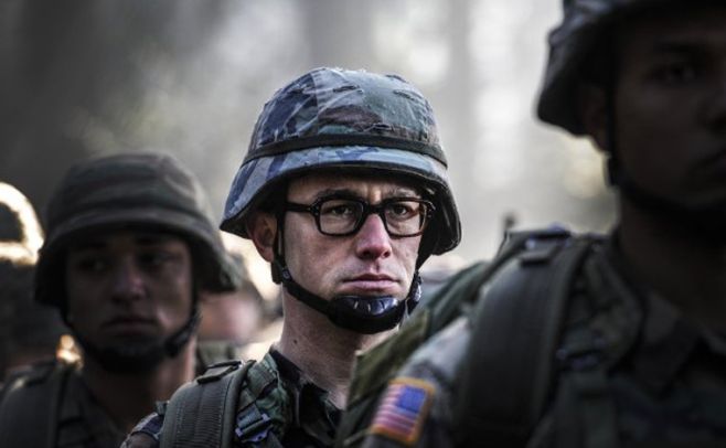  Joseph Gordon-Levitt como Snowden. IMDB