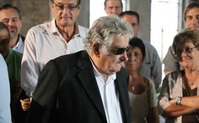 Mujica inauguró escuela agraria y donó Pabellón nacional. Ecom