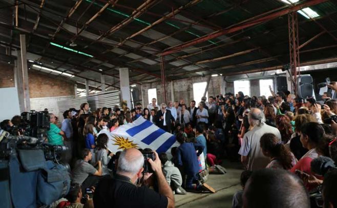 Mujica inauguró escuela agraria y donó Pabellón nacional. Ecom