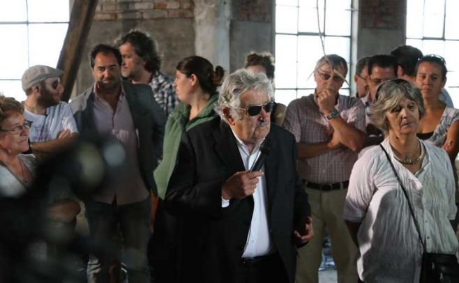 Mujica inauguró escuela agraria y donó Pabellón nacional. Ecom