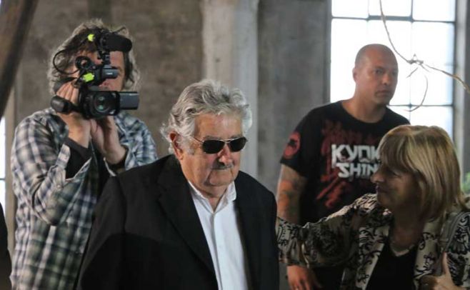 Mujica inauguró escuela agraria y donó Pabellón nacional. Ecom