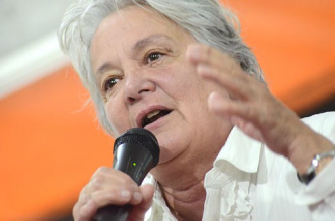 Lucía Topolansky lanzó su campaña con presencia de Mujica Lucía Topolansky lanzó su campaña con presencia de Mujica