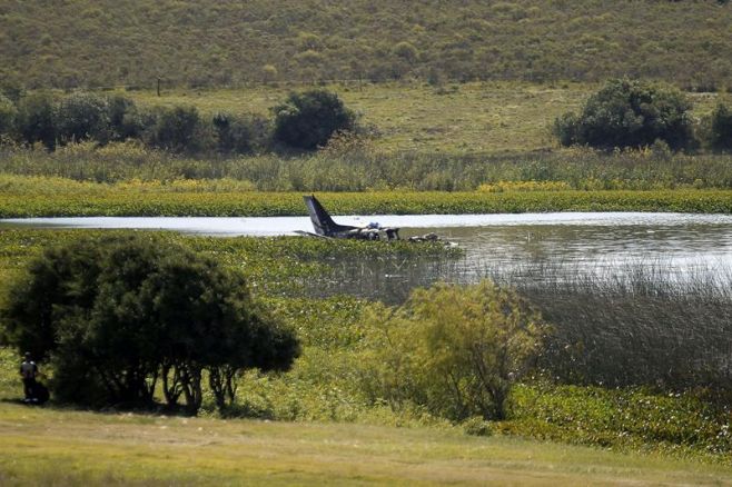 El accidente del avión podría haber sido causado por una falla del motor. EFE