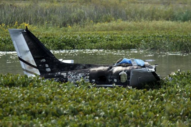 El accidente del avión podría haber sido causado por una falla del motor. EFE