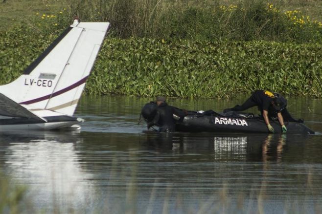 El accidente del avión podría haber sido causado por una falla del motor. EFE