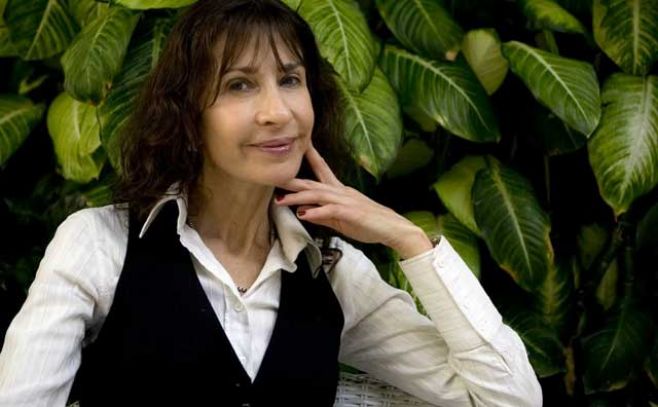 Chilena Guelfenbein gana el Alfaguara de novela