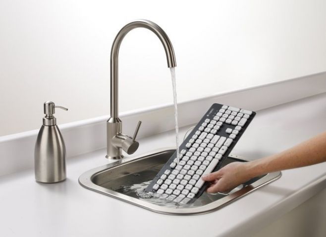 Un teclado a prueba de agua por si se cae el caf o el agua.